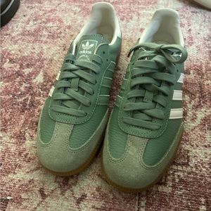 Green sambas